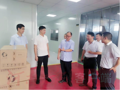 产品滞销、企业停产，如何破局？——信阳“万人助万企”行动深入一线解难题